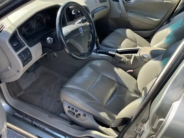 Vihreä Farmari, Volvo V70 – XAY-707