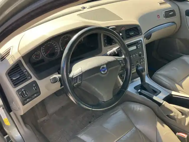 Vihreä Farmari, Volvo V70 – XAY-707