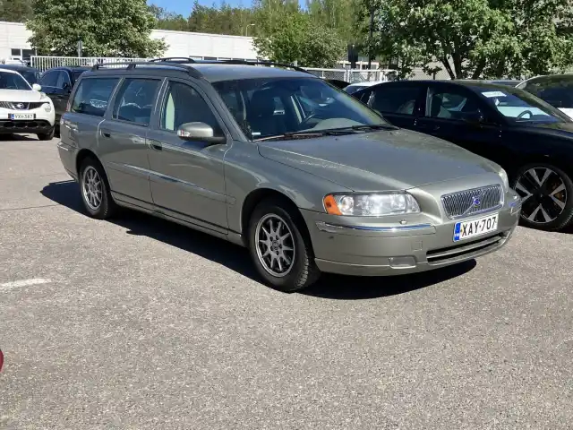 Vihreä Farmari, Volvo V70 – XAY-707