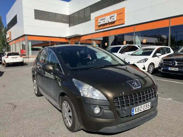 Ruskea Viistoperä, Peugeot 3008 – XBZ-235