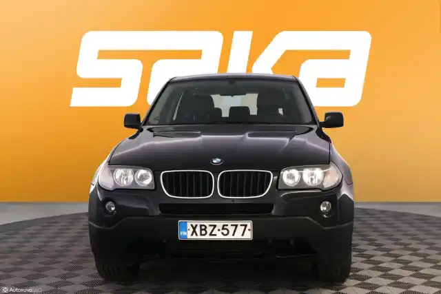 Musta Maastoauto, BMW X3 – XBZ-577