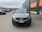 Harmaa Maastoauto, Nissan Qashqai+2 – XCZ-773, kuva 2