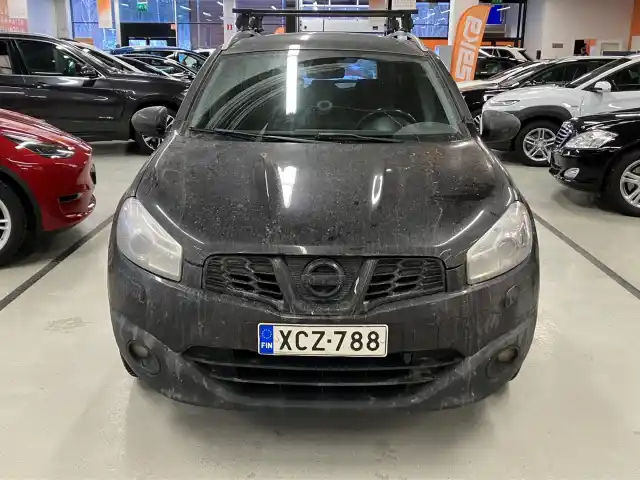 Violetti Maastoauto, Nissan Qashqai+2 – XCZ-788