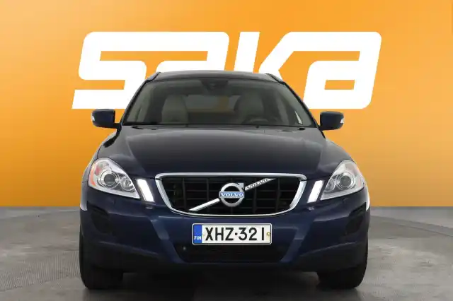 Sininen Maastoauto, Volvo XC60 – XHZ-321