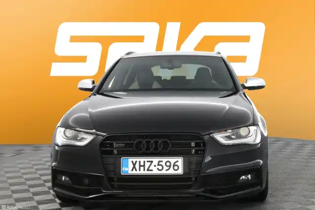 Musta Farmari, Audi S4 – XHZ-596