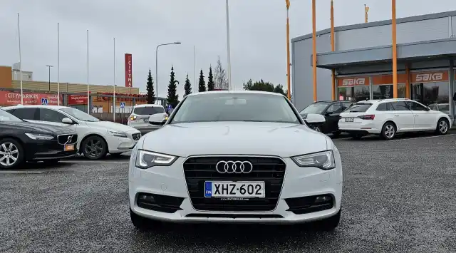 Valkoinen Viistoperä, Audi A5 – XHZ-602