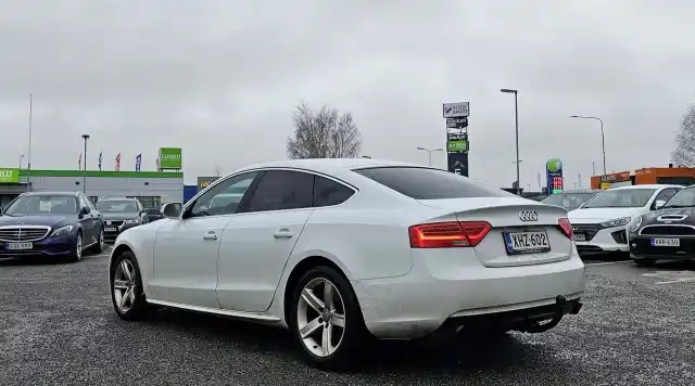 Valkoinen Viistoperä, Audi A5 – XHZ-602