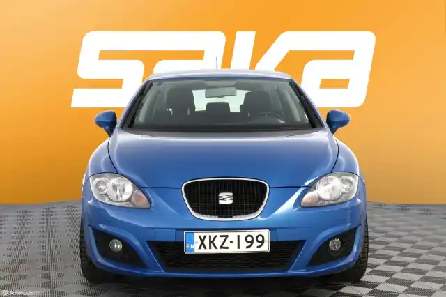 Sininen Viistoperä, Seat Leon – XKZ-199