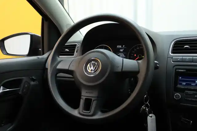 Harmaa Viistoperä, Volkswagen Polo – XKZ-834