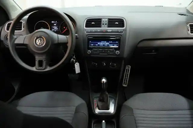 Harmaa Viistoperä, Volkswagen Polo – XKZ-834