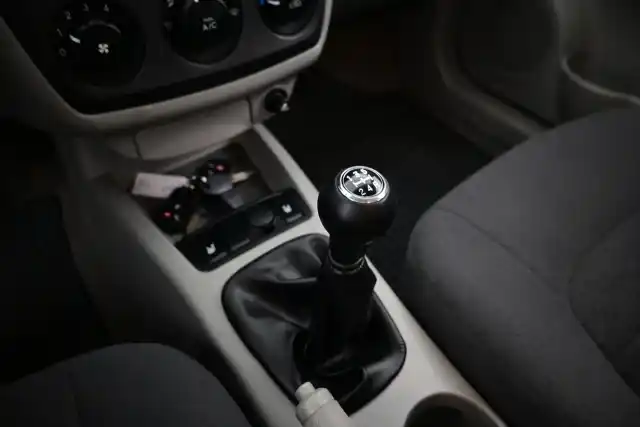 Beige Tila-auto, Kia Cerato – XLI-502