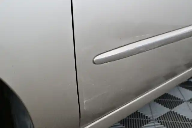 Beige Tila-auto, Kia Cerato – XLI-502
