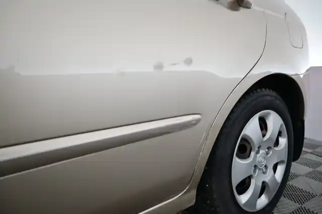 Beige Tila-auto, Kia Cerato – XLI-502