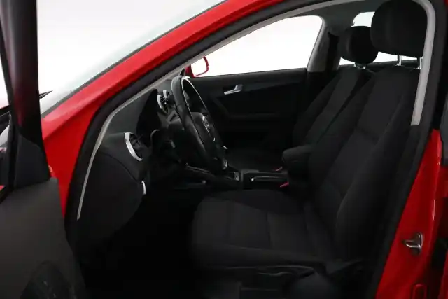 Punainen Viistoperä, Audi A3 – XLZ-618