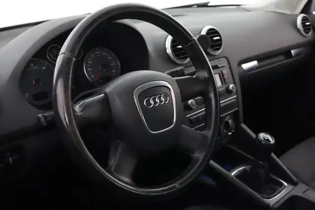 Punainen Viistoperä, Audi A3 – XLZ-618