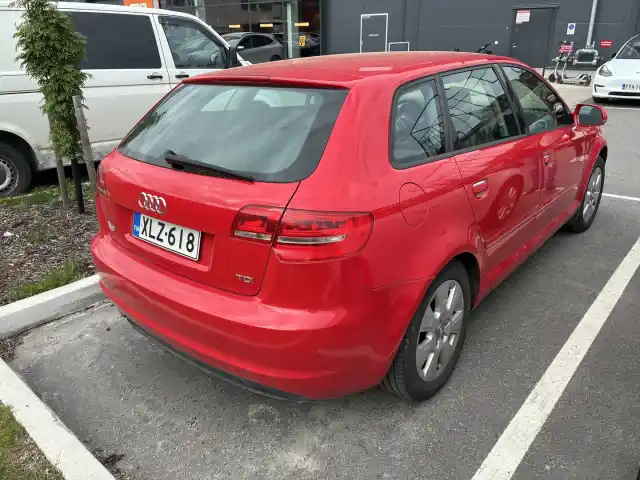 Punainen Viistoperä, Audi A3 – XLZ-618