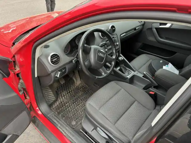 Punainen Viistoperä, Audi A3 – XLZ-618