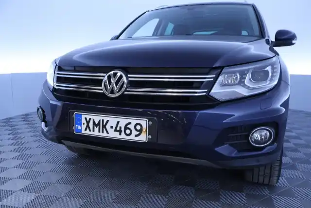 Sininen Maastoauto, Volkswagen Tiguan – XMK-469