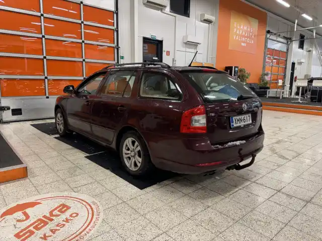 Punainen Farmari, Skoda Octavia – XMN-617