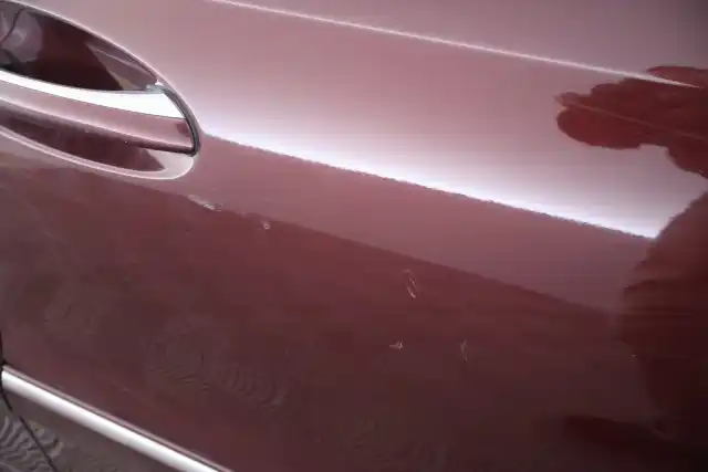 Punainen Sedan, Mercedes-Benz E – XMO-446