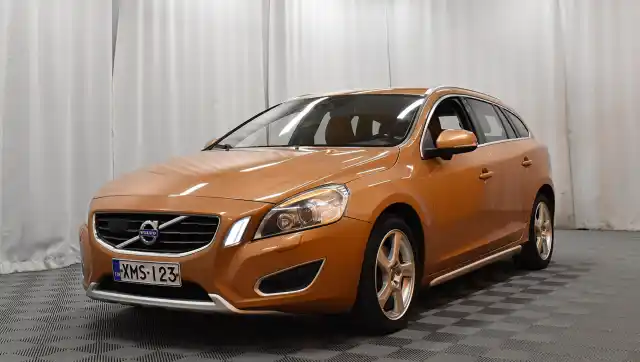 Oranssi Farmari, Volvo V60 – XMS-123