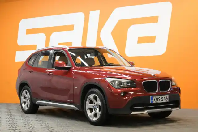 Punainen Maastoauto, BMW X1 – XMS-243