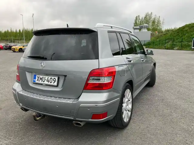 Harmaa Maastoauto, Mercedes-Benz GLK – XMU-409
