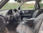 Harmaa Maastoauto, Mercedes-Benz GLK – XMU-409, kuva 3