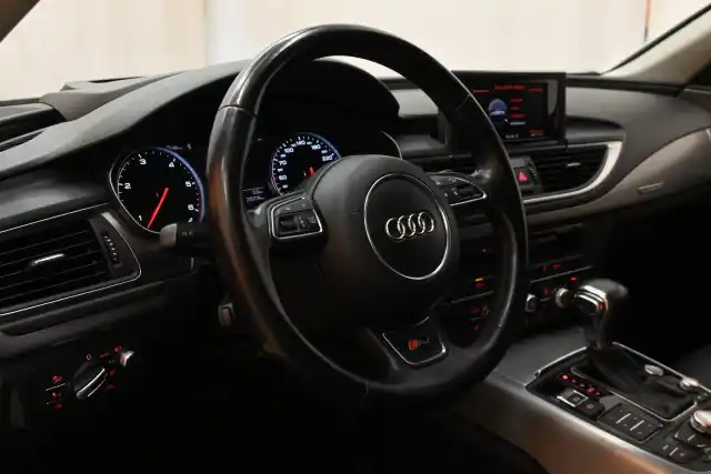 Harmaa Viistoperä, Audi A7 – XMU-436