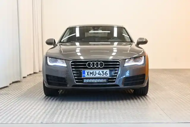 Harmaa Viistoperä, Audi A7 – XMU-436