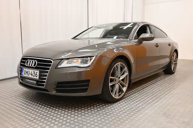 Harmaa Viistoperä, Audi A7 – XMU-436