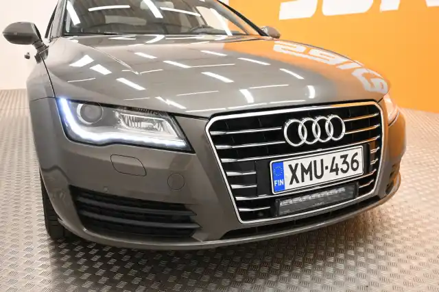 Harmaa Viistoperä, Audi A7 – XMU-436