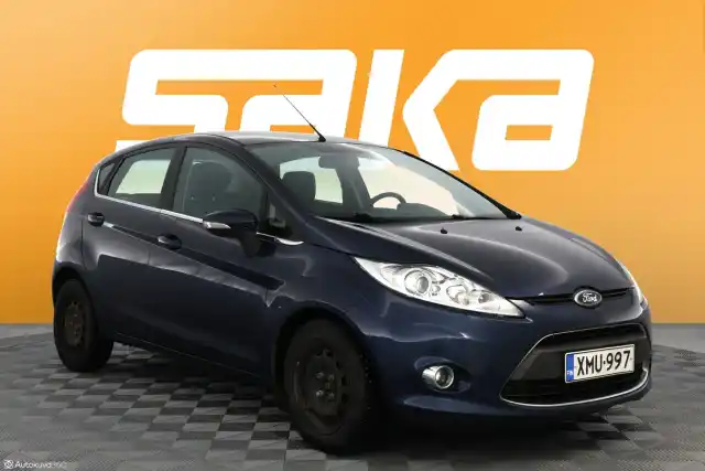 Sininen Viistoperä, Ford Fiesta – XMU-997