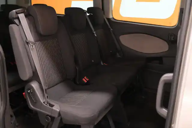 Harmaa Tila-auto, Ford Tourneo Custom – XMV-618