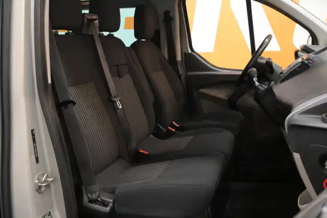 Harmaa Tila-auto, Ford Tourneo Custom – XMV-618