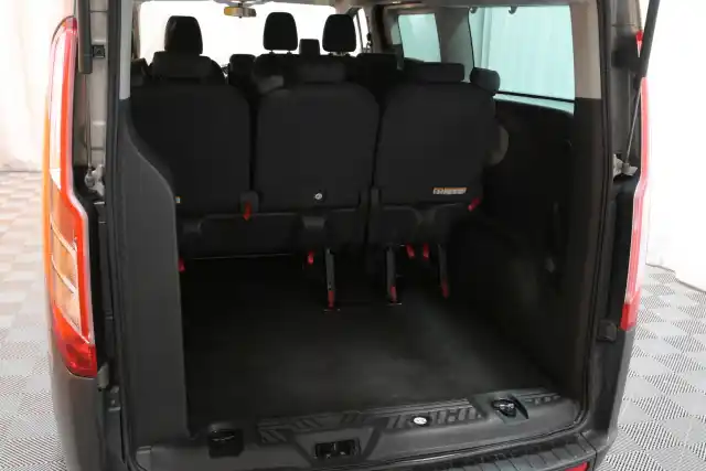 Harmaa Tila-auto, Ford Tourneo Custom – XMV-618