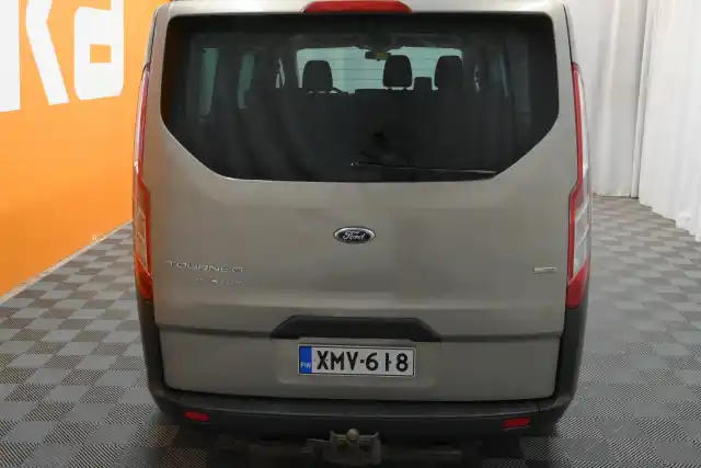 Harmaa Tila-auto, Ford Tourneo Custom – XMV-618