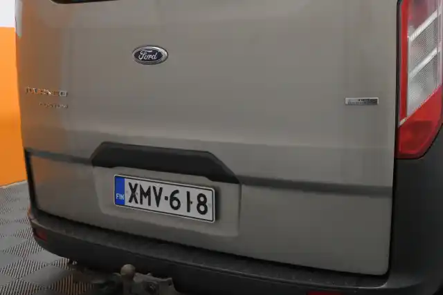 Harmaa Tila-auto, Ford Tourneo Custom – XMV-618