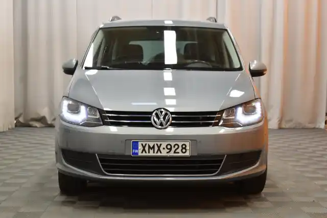 Harmaa Tila-auto, Volkswagen Sharan – XMX-928