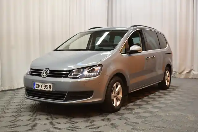 Harmaa Tila-auto, Volkswagen Sharan – XMX-928