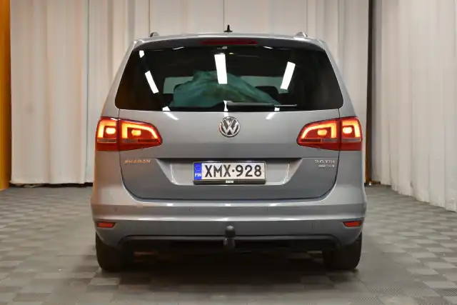 Harmaa Tila-auto, Volkswagen Sharan – XMX-928