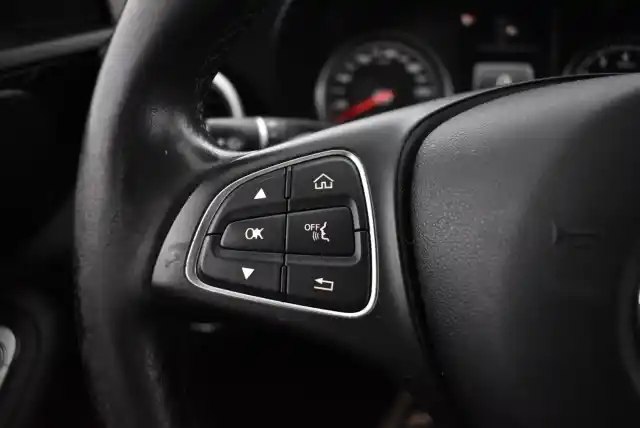 Musta Farmari, Mercedes-Benz C – XMZ-150