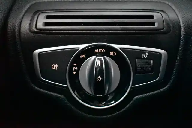 Musta Farmari, Mercedes-Benz C – XMZ-150