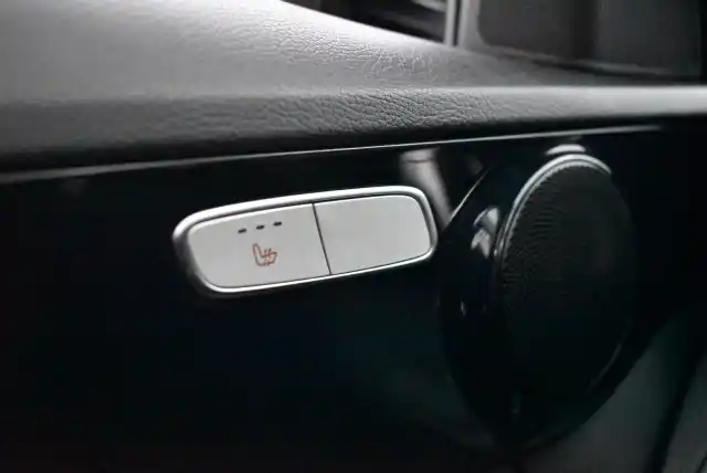 Musta Farmari, Mercedes-Benz C – XMZ-150