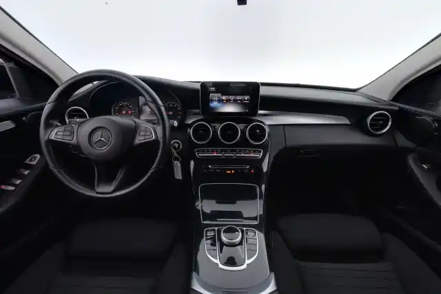 Musta Farmari, Mercedes-Benz C – XMZ-150