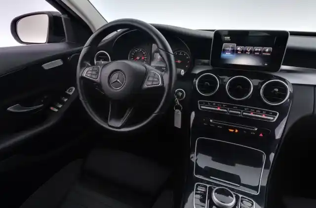 Musta Farmari, Mercedes-Benz C – XMZ-150
