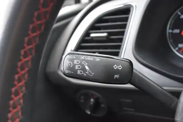 Valkoinen Farmari, Seat Leon ST – XMZ-704