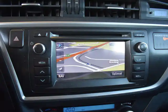 Ruskea Viistoperä, Toyota Auris – XNB-236