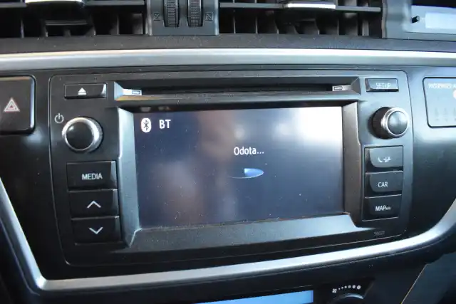 Ruskea Viistoperä, Toyota Auris – XNB-236
