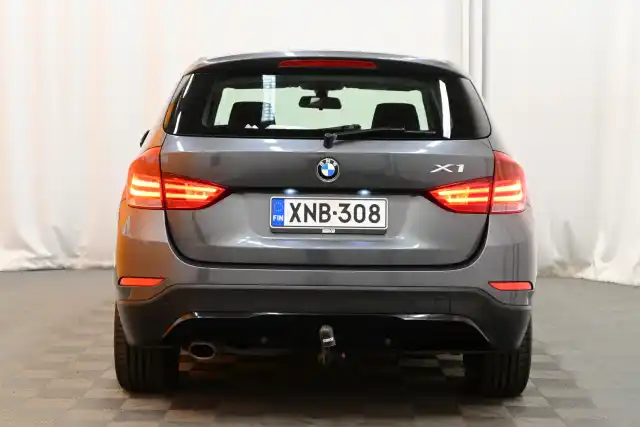 Harmaa Maastoauto, BMW X1 – XNB-308